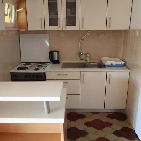 Mirca 10197c לוביסטה